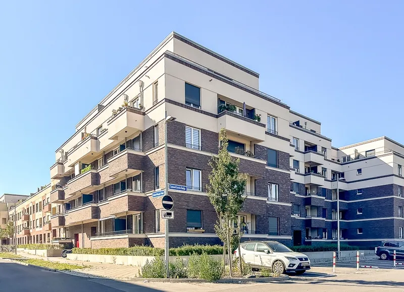 Licht, Luft und Lebensqualität für die ganze Familie:  4 Zimmer, zwei Bäder, 2 Balkone, Lift — photo 1